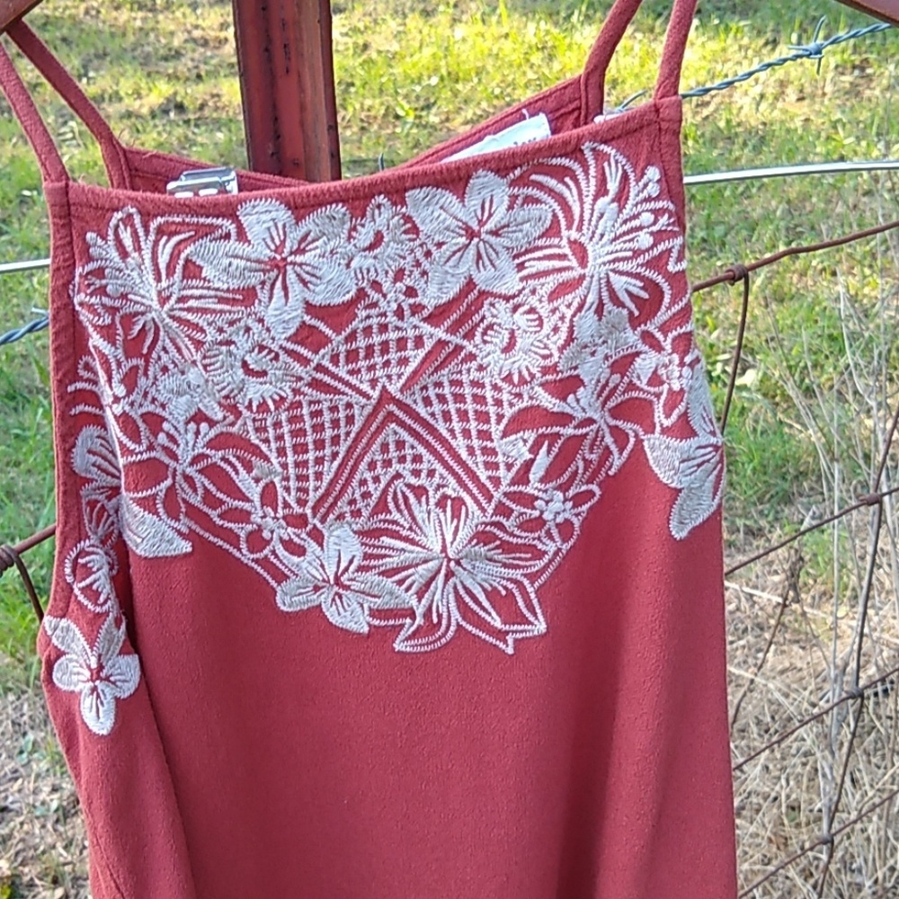 Eyeshadow Rust cream embroidery